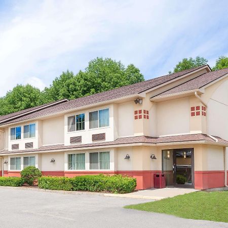 Hotel Super 8 By Wyndham Oneonta/Cooperstown Exterior foto